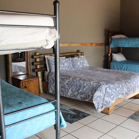 Kameelboom Lodge Vryburg Bagian luar foto