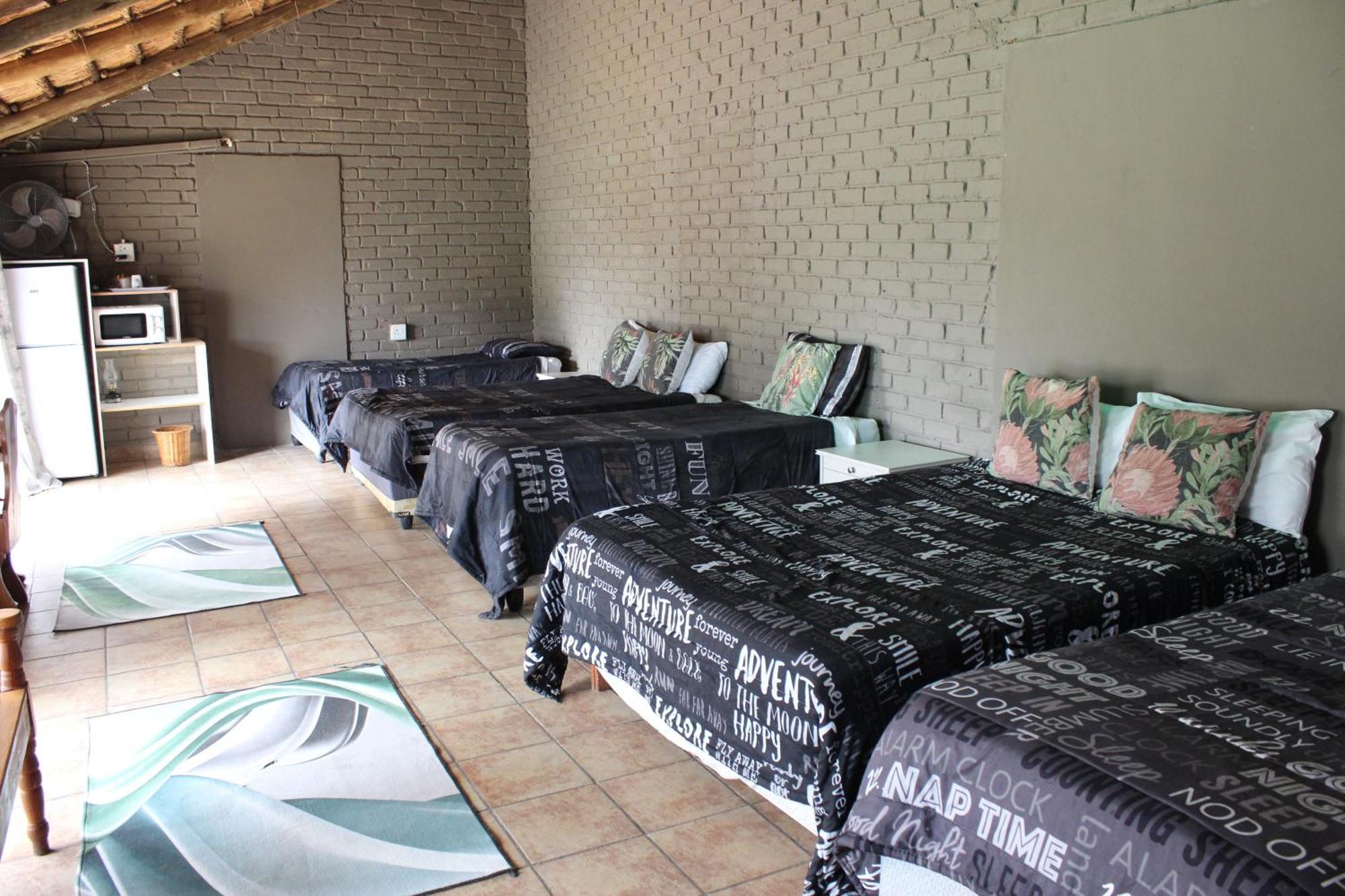 Kameelboom Lodge Vryburg Bagian luar foto