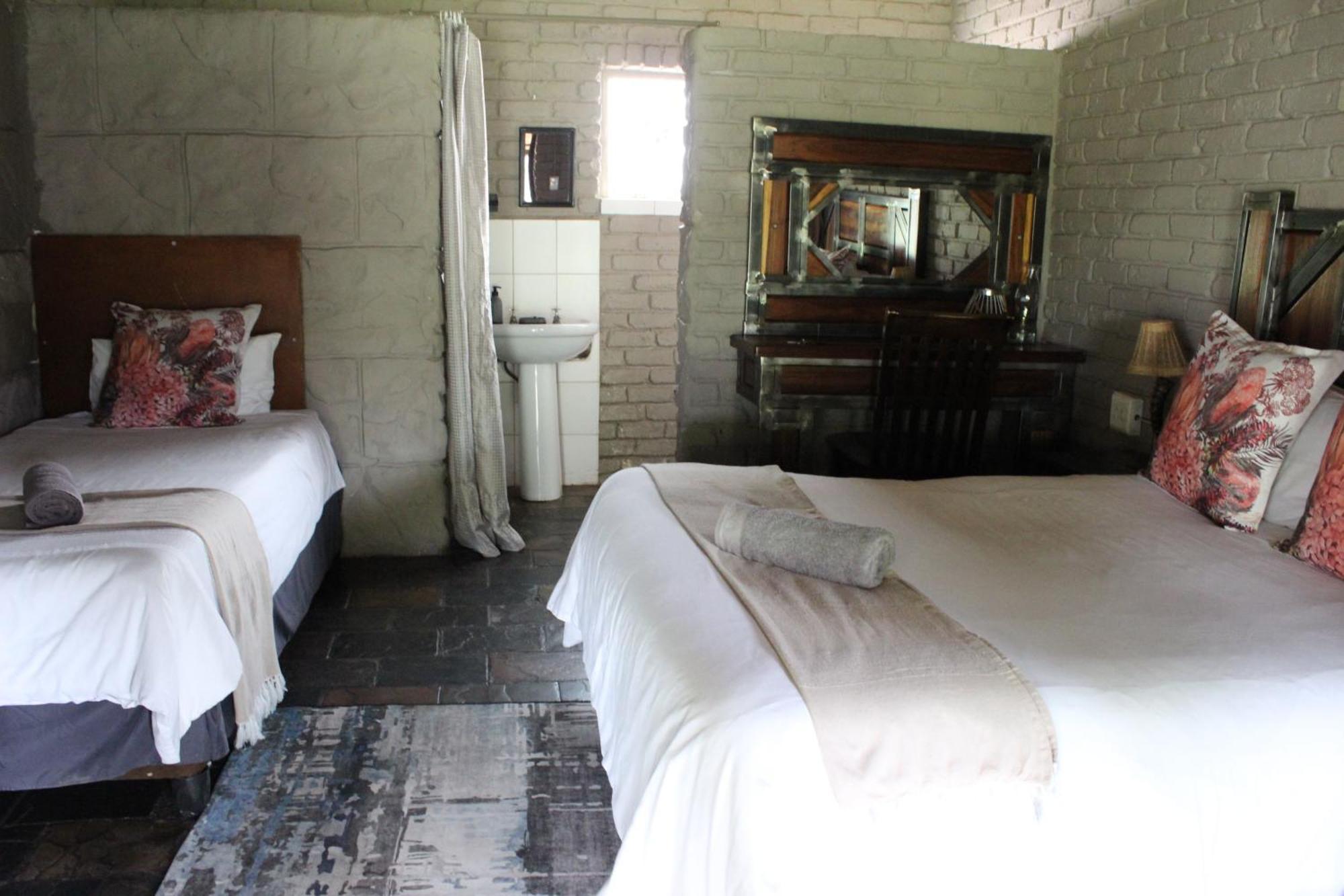 Kameelboom Lodge Vryburg Bagian luar foto